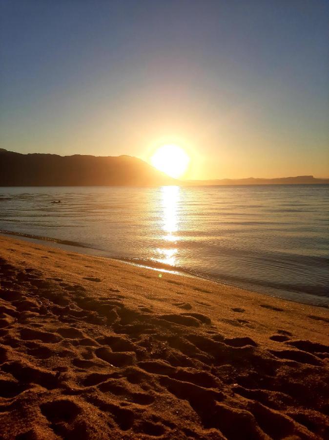 Pe Na Areia, Casa Na Praia De Frente Para O Mar Florianópolis Екстериор снимка